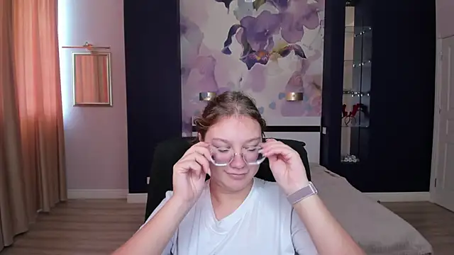 AngelinaLow online show from 09-25-25, 11:36