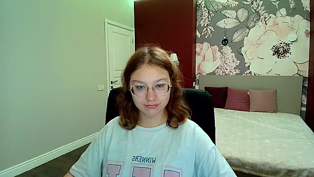 AngelinaLow online show from 09-30-25, 11:26