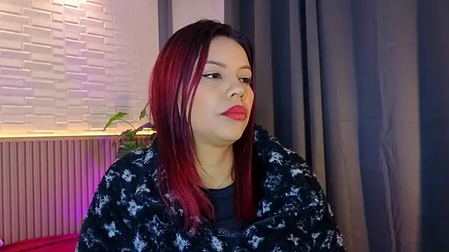 Snapshot of TiffanyWalk chatting on 11-16-25, 10:43 TiffanyWalk online show from 11-16-25, 10:43