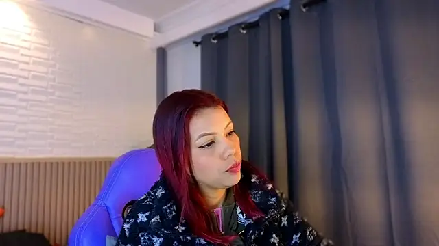 Snapshot of TiffanyWalk chatting on 01-08-26, 11:56 TiffanyWalk online show from 01-08-26, 11:56