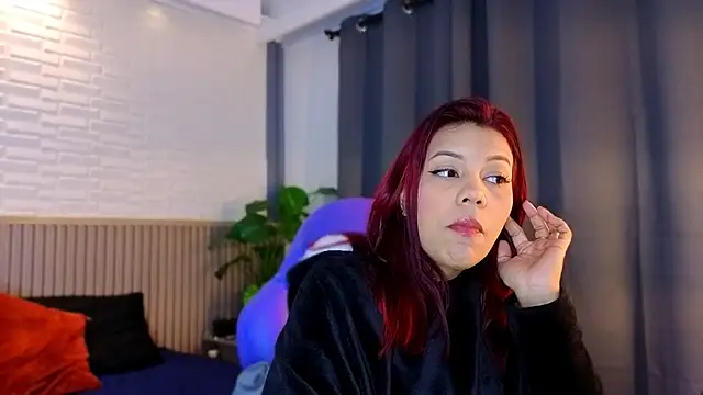 Snapshot of TiffanyWalk chatting on 01-09-26, 11:35 TiffanyWalk online show from 01-09-26, 11:35