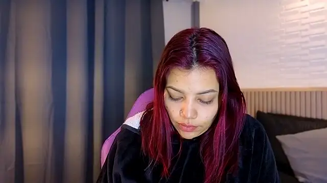 Snapshot of TiffanyWalk chatting on 01-10-26, 11:45 TiffanyWalk online show from 01-10-26, 11:45