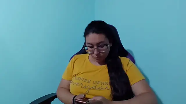 cloe starr online show from 10-22-25, 04:18