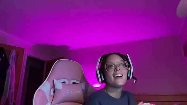 SpaceCowWhore online show from 09-21-25, 12:45