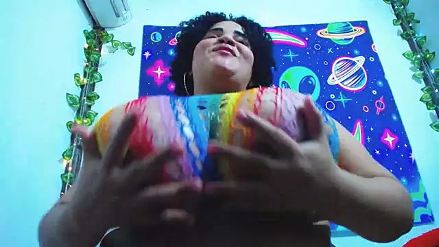 latina bigboos25 online show from 01-06-26, 03:43