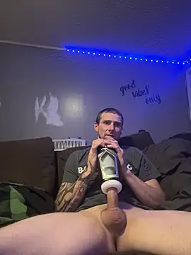 Stillhard8925 online show from 10-24-25, 06:37