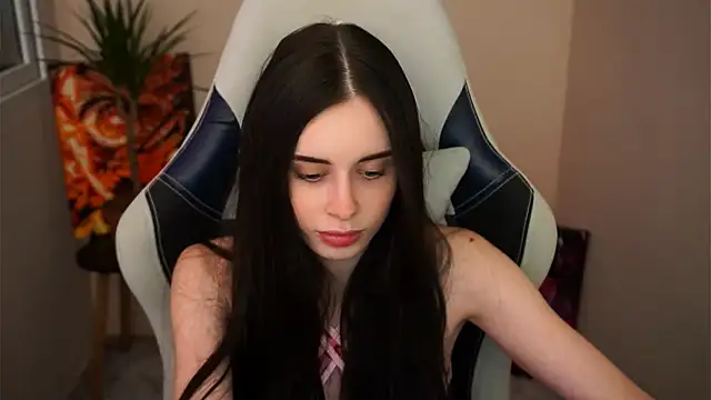 Snapshot of AmyRyder chatting on 03-19-25, 12:37 AmyRyder online show from 03-19-25, 12:37