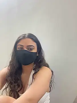 Lolaa  Sharma online show from 03-22-25, 06:36