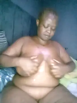 Snapshot of HerPleasure2025 chatting on 11-09-25, 06:12 HerPleasure2025 online show from 11-09-25, 06:12