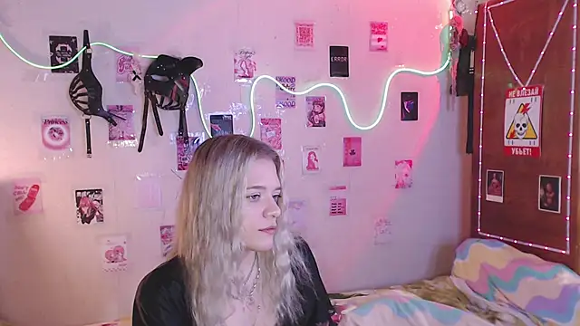 Your Horny Friends online show from 09-30-25, 11:59