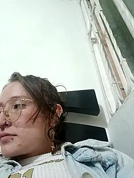 Snapshot of perla_purpura chatting on 09-13-25, 03:50 perla purpura online show from 09-13-25, 03:50