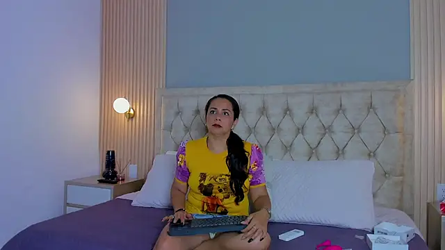 Hera goddesss online show from 10-04-25, 07:23