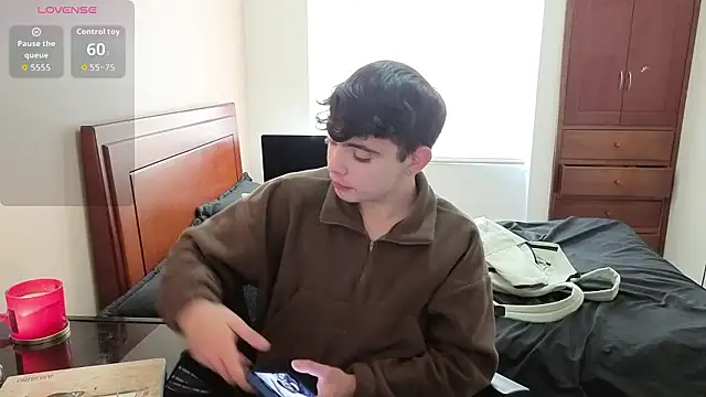 Snapshot of lukeboyce33 chatting on 02-18-26, 06:59 lukeboyce33 online show from 02-18-26, 06:59