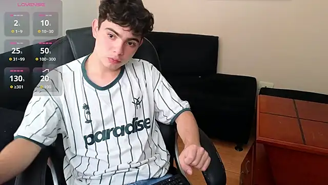 Snapshot of lukeboyce33 chatting on 02-23-26, 08:17 lukeboyce33 online show from 02-23-26, 08:17