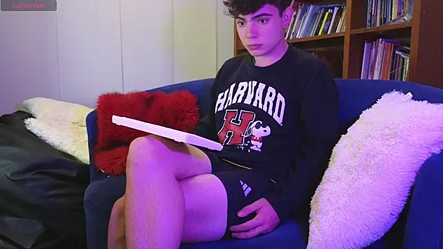 Snapshot of lukeboyce33 chatting on 03-26-26, 04:51 lukeboyce33 online show from 03-26-26, 04:51