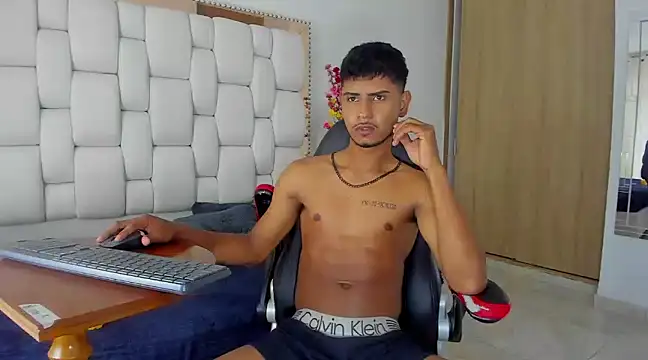 FelipeBrais online show from 03-14-25, 04:19