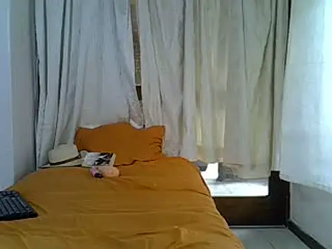 DevineChic online show from 03-17-25, 01:29