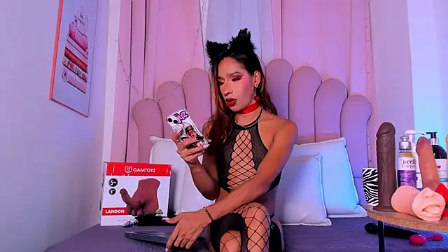 NicoleMadrird online show from 05-07-26, 12:10