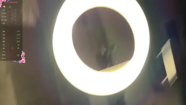 Snapshot of TwinTemptations chatting on 09-17-25, 05:25 TwinTemptations online show from 09-17-25, 05:25