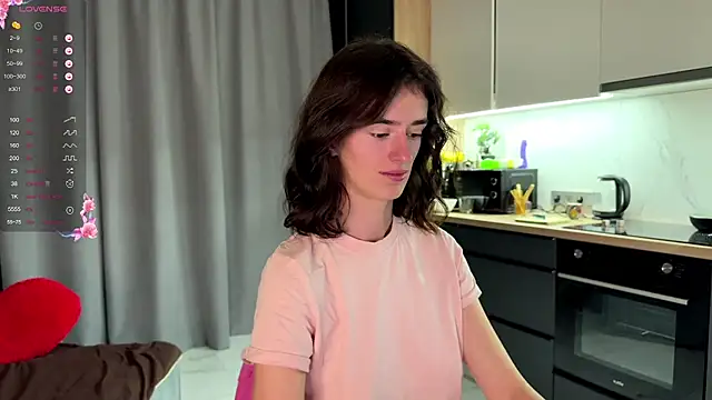 Snapshot of TwinTemptations chatting on 09-20-25, 05:25 TwinTemptations online show from 09-20-25, 05:25