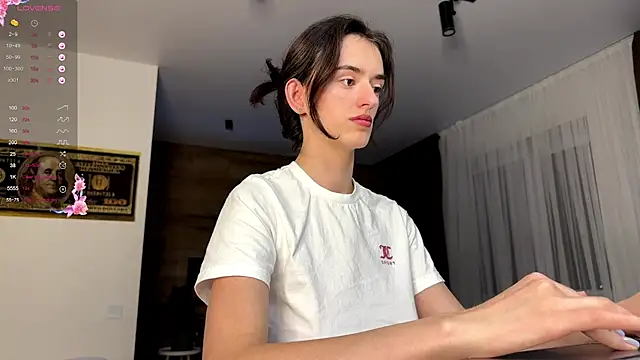 Snapshot of TwinTemptations chatting on 10-21-25, 06:19 TwinTemptations online show from 10-21-25, 06:19