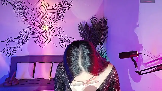 Emmi Roberts online show from 06-23-26, 12:52