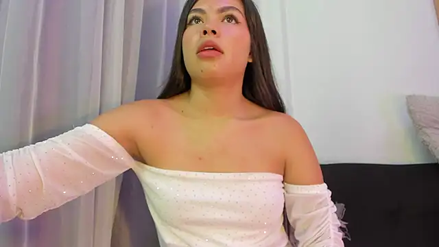 Pretty Johnson  online show from 02-19-26, 12:23