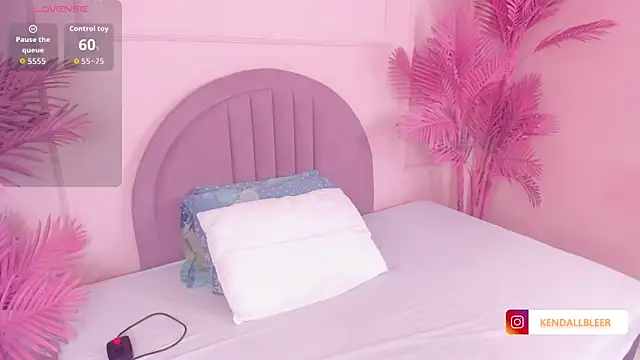 Kendallbleer online show from 10-30-25, 11:44