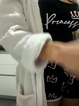 Snapshot of Alyssa_76 chatting on 03-12-26, 08:09 Alyssa 76 online show from 03-12-26, 08:09