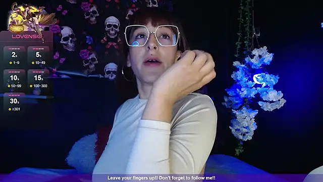 Snapshot of Hairydoll_ chatting on 10-15-25, 10:37 Hairydoll online show from 10-15-25, 10:37