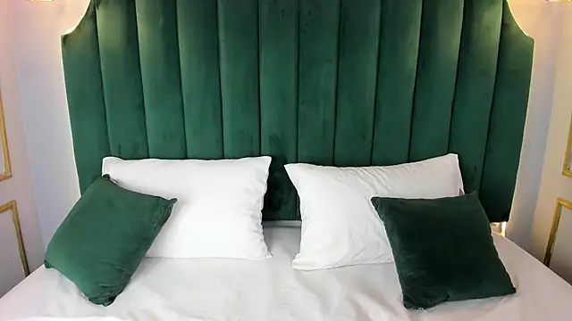 AnnyColson online show from 10-28-25, 04:05