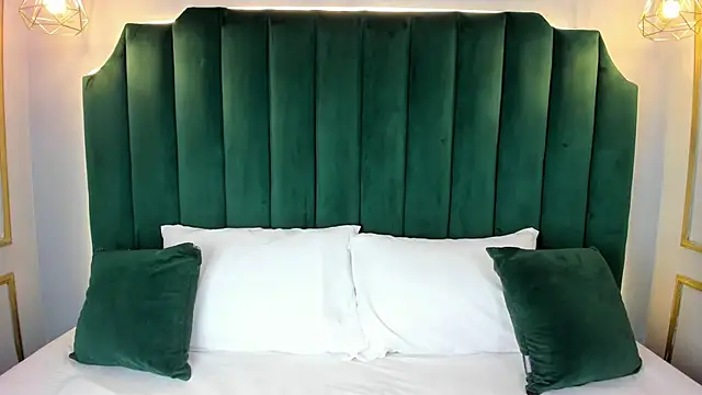 AnnyColson online show from 10-31-25, 04:13