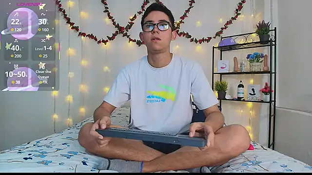 Snapshot of Danny-Swift13 chatting on 03-18-25, 12:36 Danny-Swift13 online show from 03-18-25, 12:36