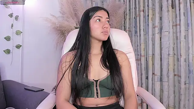 Snapshot of Quiinn_bx chatting on 03-15-25, 11:51 Quiinn bx online show from 03-15-25, 11:51