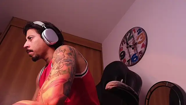 Snapshot of josemeirelesfox chatting on 10-10-25, 11:59 josemeirelesfox online show from 10-10-25, 11:59