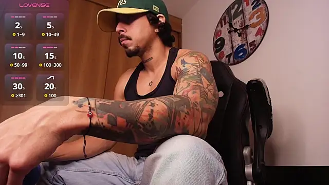 Snapshot of josemeirelesfox chatting on 10-15-25, 12:44 josemeirelesfox online show from 10-15-25, 12:44