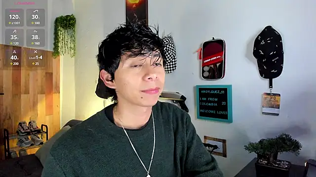 Snapshot of Yaiden_11 chatting on 03-22-25, 10:04 Yaiden 11 online show from 03-22-25, 10:04