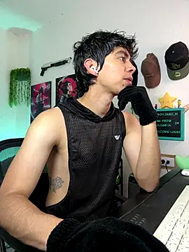 Snapshot of Yaiden_11 chatting on 09-21-25, 10:06 Yaiden 11 online show from 09-21-25, 10:06