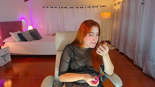 karla hill 28 online show from 10-31-25, 04:35