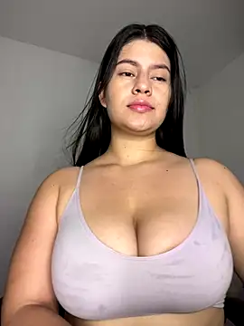 Saanvi21 online show from 11-18-25, 10:36