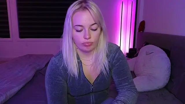 margot robbie7 online show from 10-16-25, 11:17