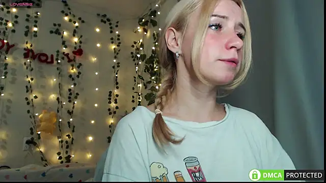 Mia  Kitty online show from 10-09-25, 06:39