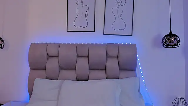 Hanna Evans   online show from 12-05-25, 01:09