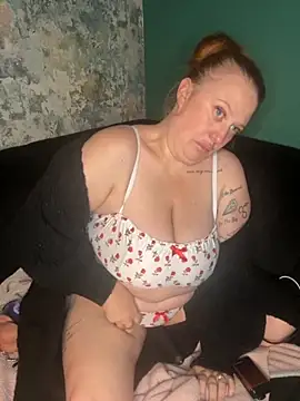 Snapshot of XxXMistyXxX chatting on 10-09-25, 09:46 XxXMistyXxX online show from 10-09-25, 09:46