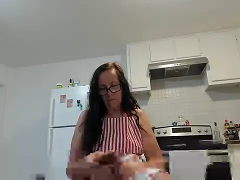 Snapshot of peachgoddess chatting on 04-26-26, 02:42 peachgoddess online show from 04-26-26, 02:42