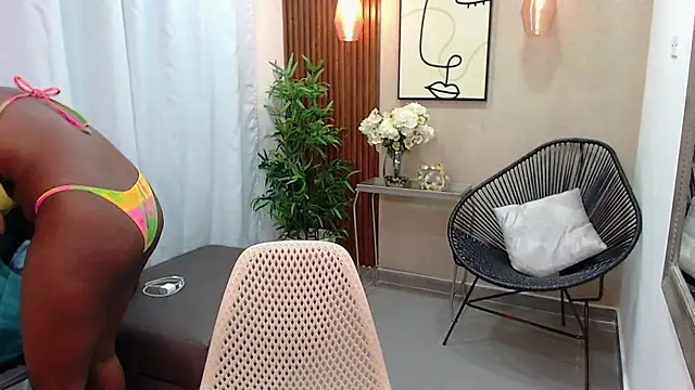 Snapshot of Coral_Lise chatting on 03-21-25, 11:01 Coral Lise online show from 03-21-25, 11:01