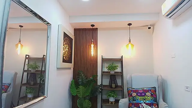 Snapshot of Coral_Lise chatting on 09-10-25, 10:59 Coral Lise online show from 09-10-25, 10:59