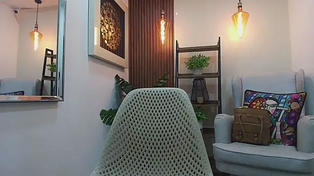 Snapshot of Coral_Lise chatting on 09-18-25, 11:56 Coral Lise online show from 09-18-25, 11:56