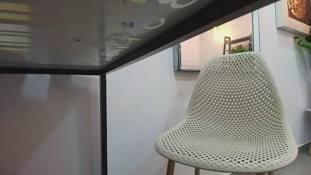 Snapshot of Coral_Lise chatting on 09-22-25, 11:01 Coral Lise online show from 09-22-25, 11:01