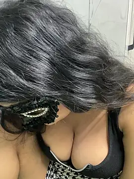 jhanvi boo online show from 07-15-26, 11:26